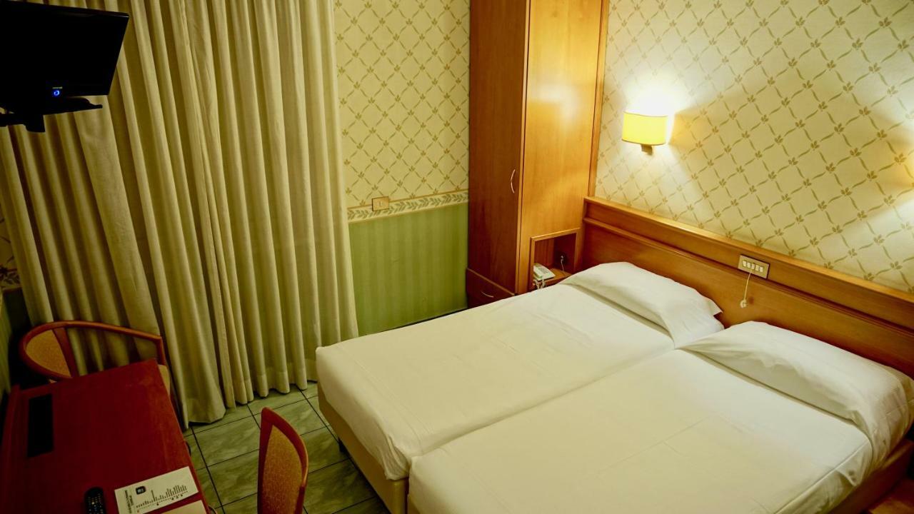 Kolping Hotel Casa Domitilla Rome Exterior photo